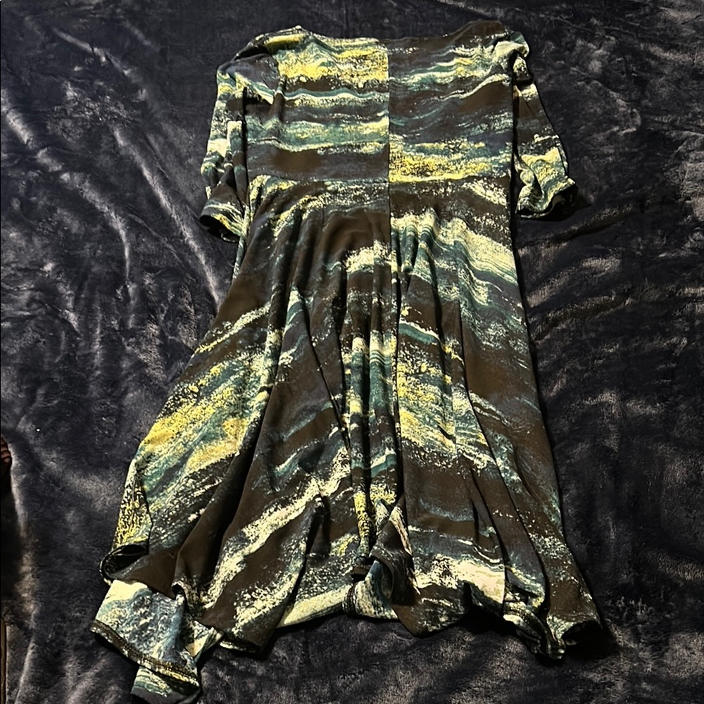 Chic Multicolor Abstract Dress - Picture 4 of 4